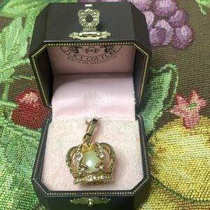 Juicy Couture Gold Like Crown with Pearl Charm YJRU0965 NWT